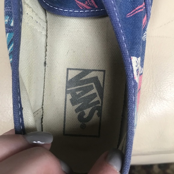 Vans - Picture 6 of 6